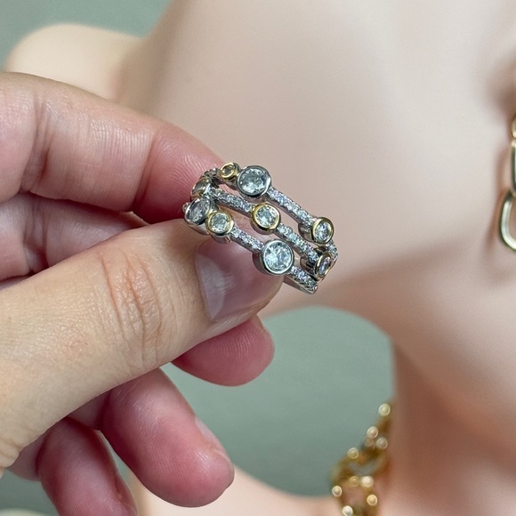 Elegant Silver and Gold Multi-Stone Ring - Picture 10 of 13